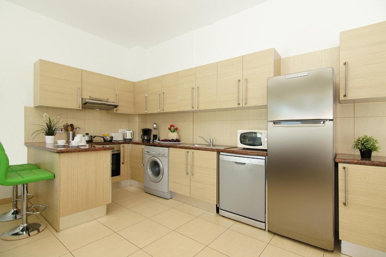 Calypso - Coralli Beachfront Apartment Protarász Kültér fotó