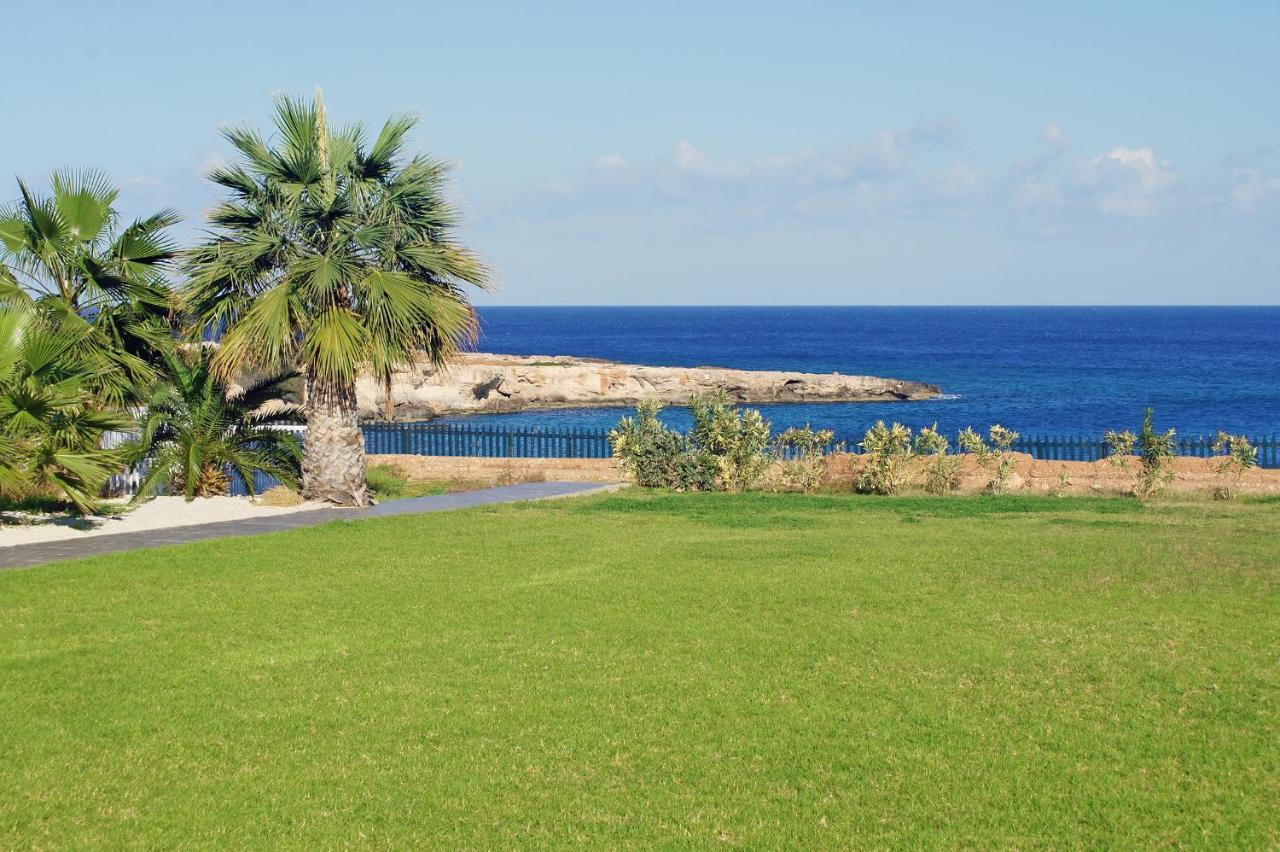 Calypso - Coralli Beachfront Apartment Protarász Kültér fotó