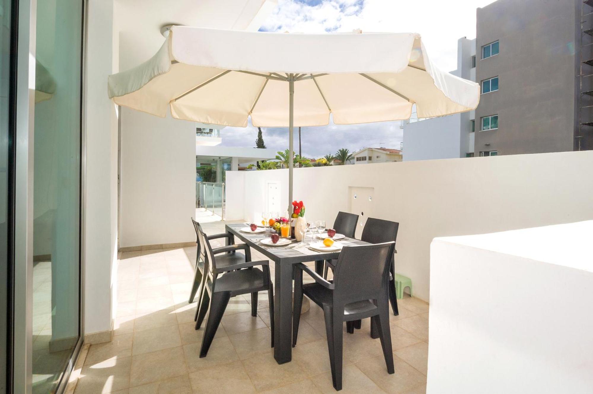 Calypso - Coralli Beachfront Apartment Protarász Kültér fotó