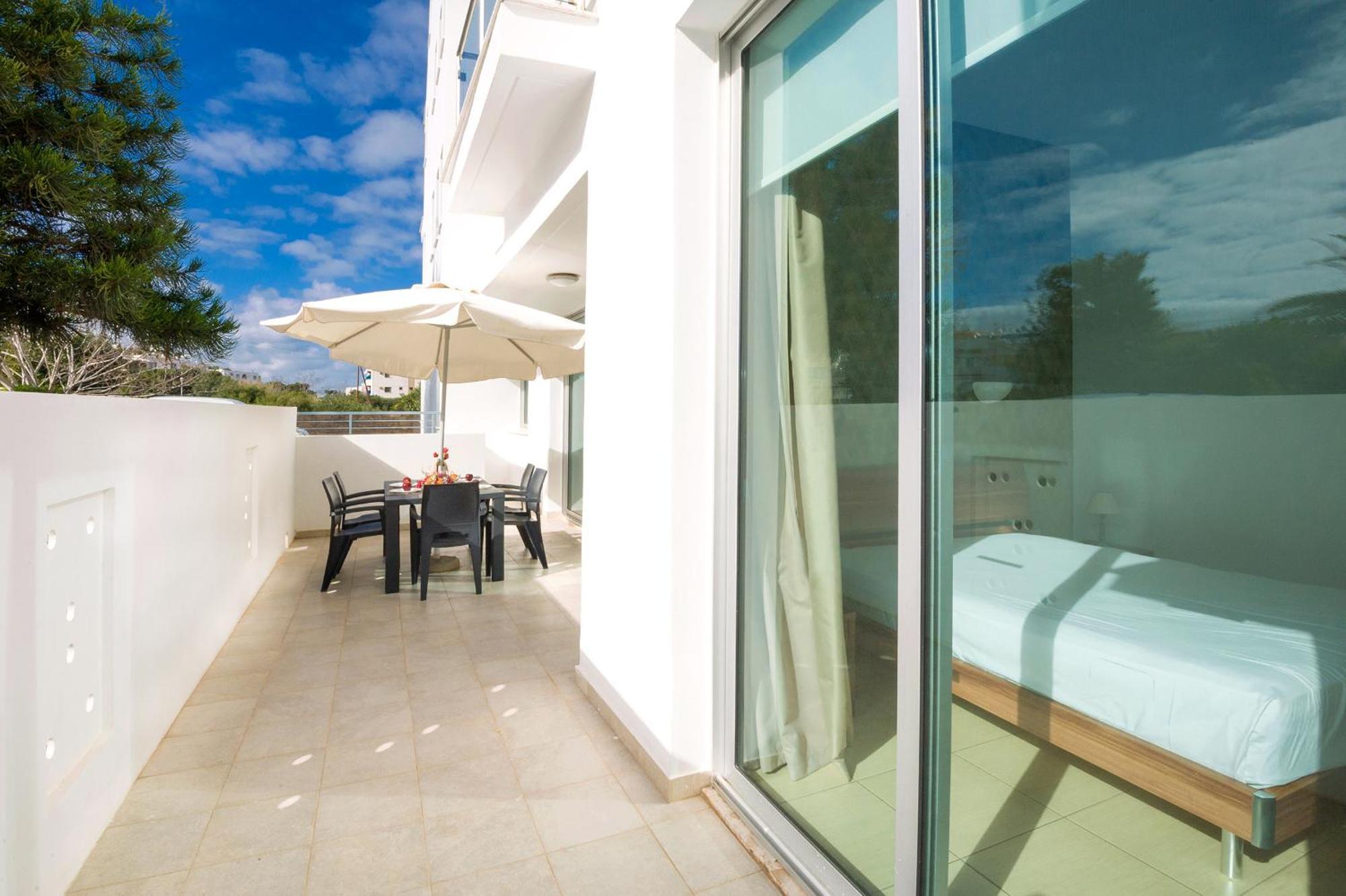 Calypso - Coralli Beachfront Apartment Protarász Kültér fotó