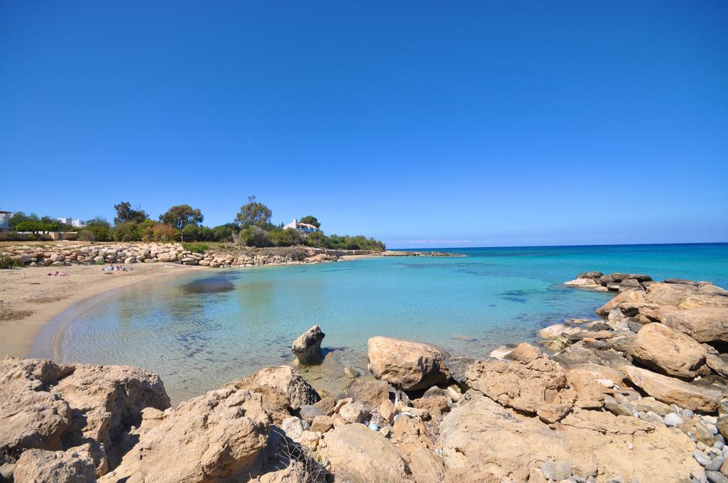 Calypso - Coralli Beachfront Apartment Protarász Kültér fotó